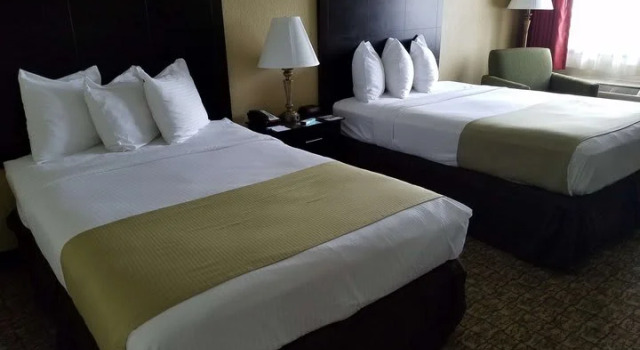 Двухместный люкс Best Western Crossroads Inn