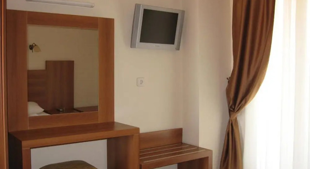 Двухместный номер Standard с балконом MG Moms Hotel