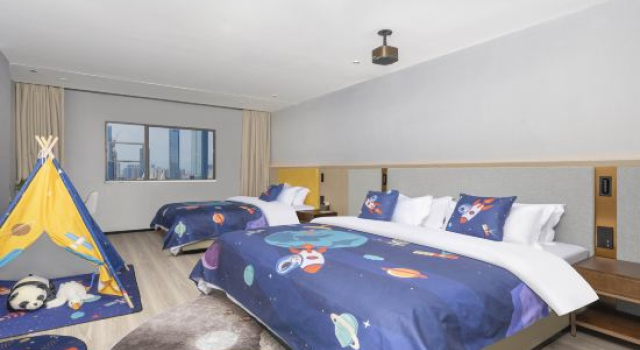 Семейный тент Evergreen Hotel No. 1