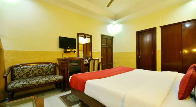 OYO 7219 Corporate Inn