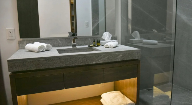 Camera Executive Suites BQ