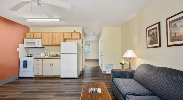 Четырёхместный люкс Affordable Suites of America Fredericksburg