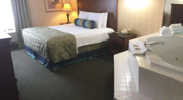 Двухместный люкс Suburban Studios Branson On The Strip