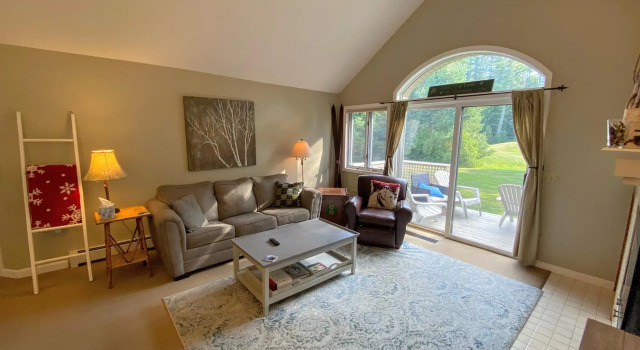 FV4 Fairway Village Condo, close to Omni Mount Washington! Fireplace, wifi, golf, skiing!, Забронировать Отель Бреттон-Вудс Карролл, рядом с Learning Center Ski Lift