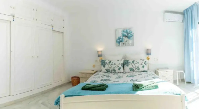 Lovely 2-bed Calahonda Apartment sea & Golf Views, Забронировать Апартаменты/квартира Калаонда Коста-Тропикаль