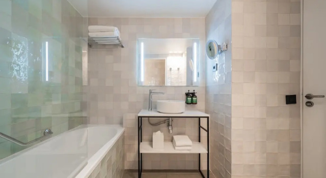 Двухместный номер Premium с видом на город voco Paris Montparnasse by IHG