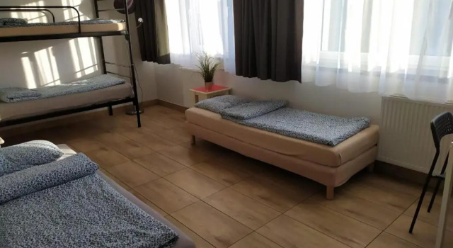 Четырёхместный номер Economy Aparthotel WADOWICE & Hostel GENERY