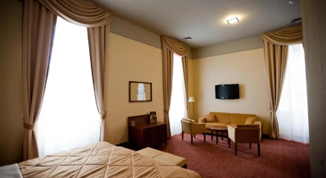 Полулюкс Отель Mercure Szekesfehervar Magyar Kiraly Hotel