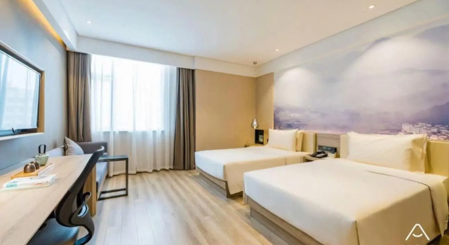 Atour Hotel (Wuhan High Speed Railway Station, Qingshan Impression City), Забронировать Отель Qingshan District 