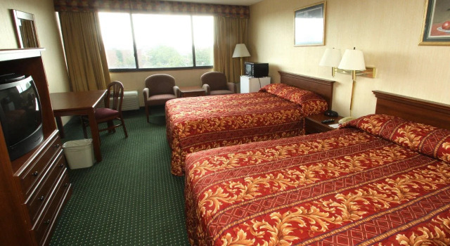 Stratford Hotel and Conference Center, Prenota Hotel Stratford Connecticut