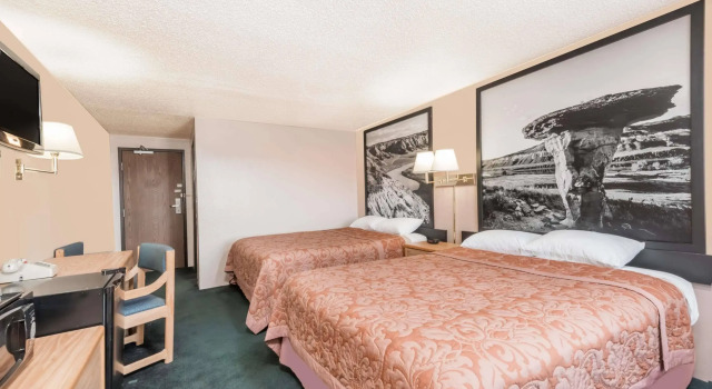 Glendive Lodge, Buchen Sie Hotel Glendive Montana