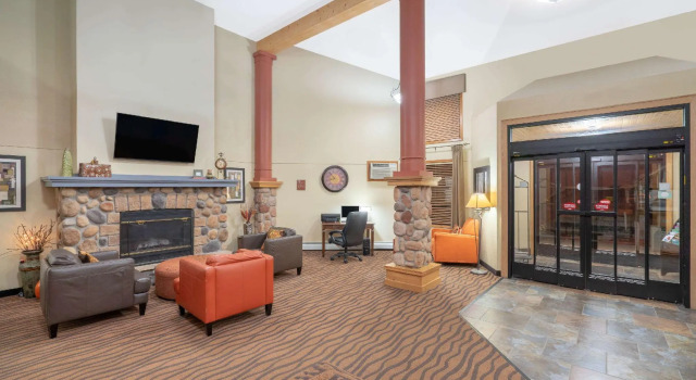AmericInn by Wyndham Rogers, Varaa Hotelli Hotellit Minnesota pysäköinnillä, Pysäköinti