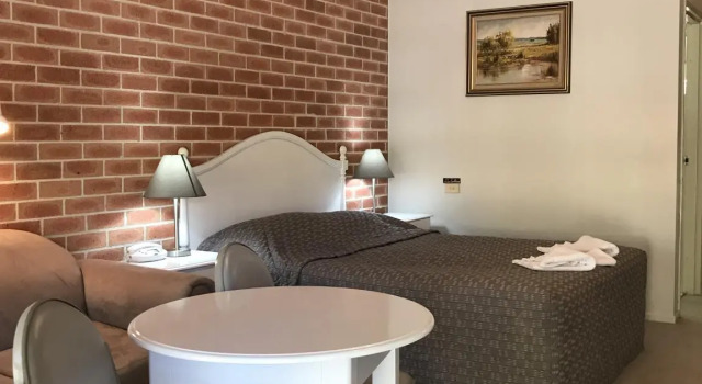 Номер Deluxe Country Gardens Motor Inn
