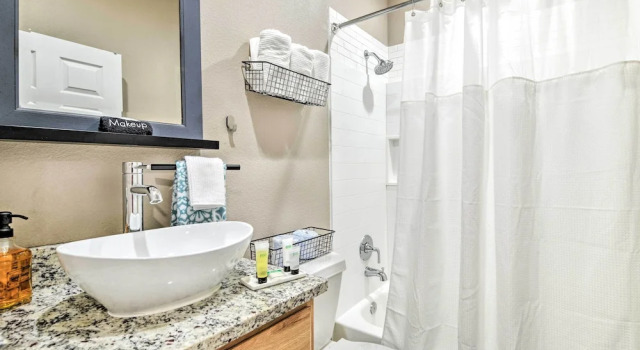 Коттедж Charming San Antonio Home ~ 4 Mi to Downtown