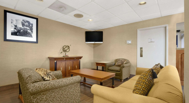 Super 8 by Wyndham Oxford (Alabama)