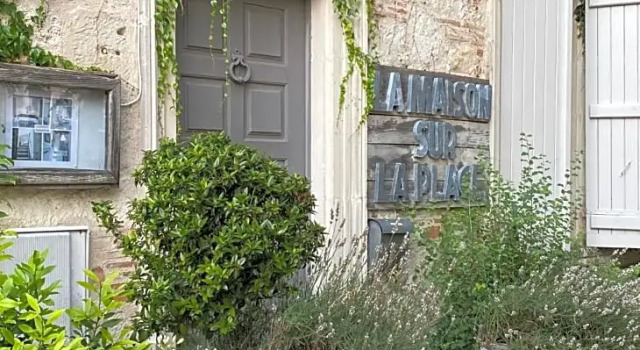 La maison sur la place, Забронировать Отель Пен-д'Ажене Lot Valley, рядом с Notre-Dame de Peyragude Sanctuary