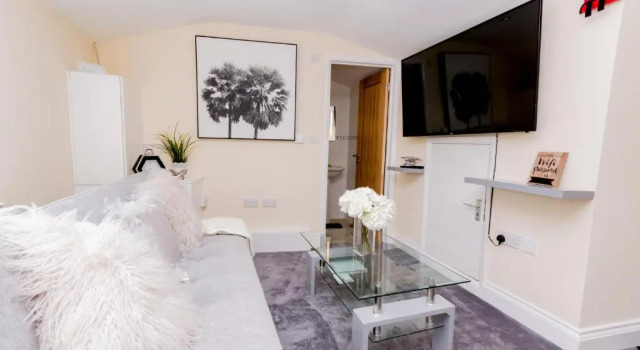 Апартаменты Superior Stylish Living Reading Town Centre