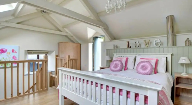 Comfortable Home for a Romantic Stay in a Beautiful Place, Забронировать Отель Отели Англии 3 звезды, 3*