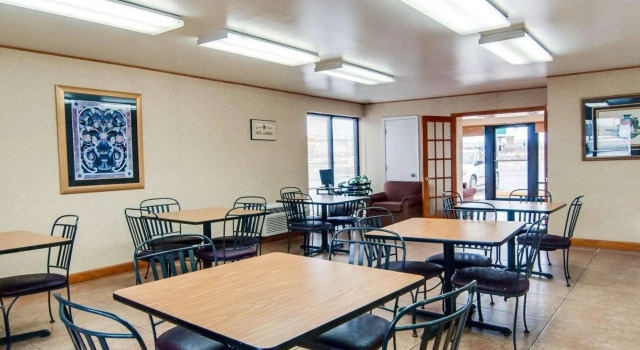 Rodeside Inn, จอง โรงแรม Roanoke เวอร์จิเนีย