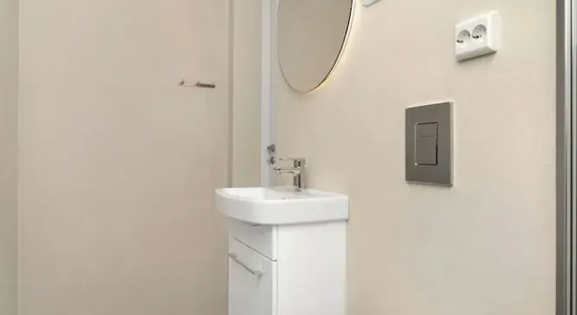 Двухместный номер Standard с видом на внутренний двор Central Guest House - Private Bathroom