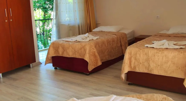 Трёхместный номер Standard с балконом Artemis Yörük Hotel - Pamukkale Denizli