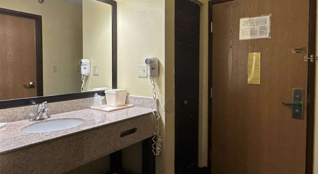 Двухместный номер Standard Quality Inn Perryville I-55