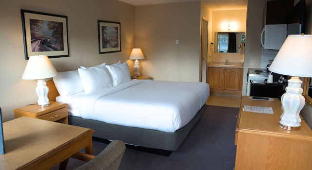 Двухместный номер Standard с балконом Chalet Inn
