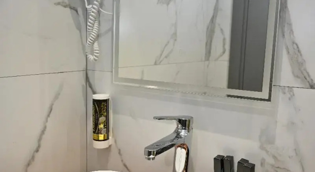 Четырёхместный номер Standard с балконом MondurO Hotel