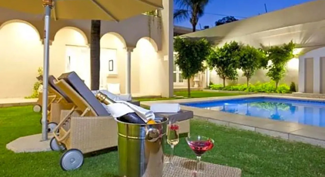 Полулюкс с красивым видом из окна 131 on Herbert Baker Boutique Hotel