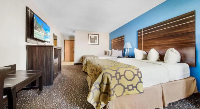 Двухместный номер Deluxe Baymont by Wyndham Muncie Near Ball State University