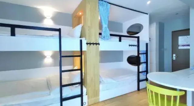 Кровать в общем номере (мужской номер) Mitto Youth Hostel (Chengdu Kuanzhai Alleys Huapaifang Metro Station Branch)
