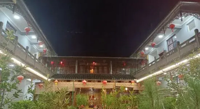 Tengchong Qingshui Tranquil Inn, Rezerwuj Hotel Hotele w Baoshan z parkingiem, Parking