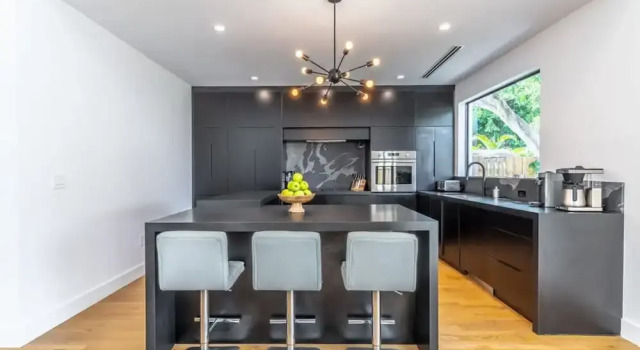 Lux Villa with Pool, Wynwood House by RoveTravel, Забронировать Вилла Коттеджи Майами-Бич, Коттедж