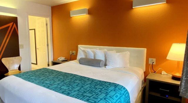 Motel 6 Lake George