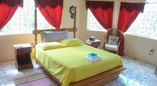 Kool Rooms Guest House, Prenota Affittacamere Lacovia Giamaica