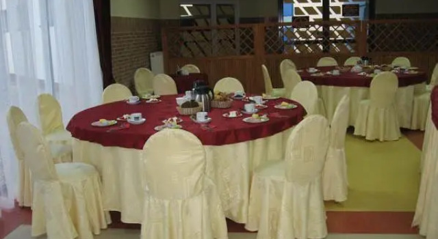 Arena Hotel, Buchen Sie Hotel Kalisz 