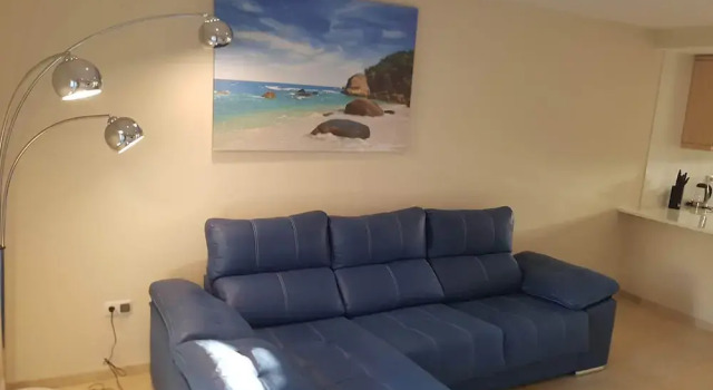 Apartmentsleeps4-pool-bbq-garden-ac