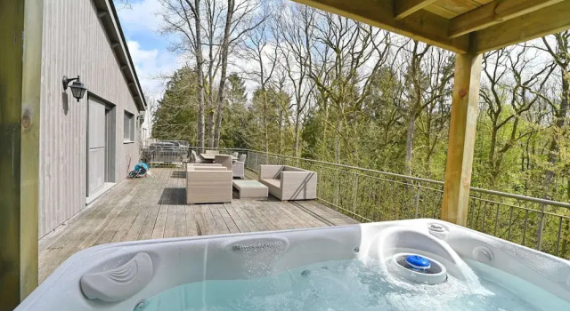 Коттедж Holiday Home in Durbuy With Hot Tub & Sauna