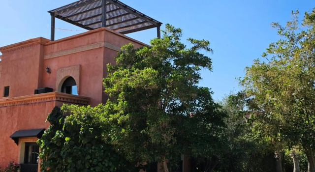 atlas golf resort marrakech "duplex à 02 étages,jardin privé", Забронировать Курортный отель Отели Марракеш-Тенсифт-Эль-Хауз с парковкой, Парковка
