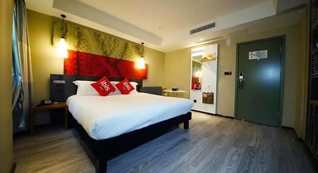 Camera Standard Ibis Suining Hotel