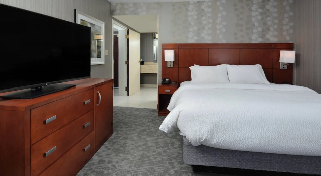 Люкс c 1 комнатой Courtyard by Marriott Beckley