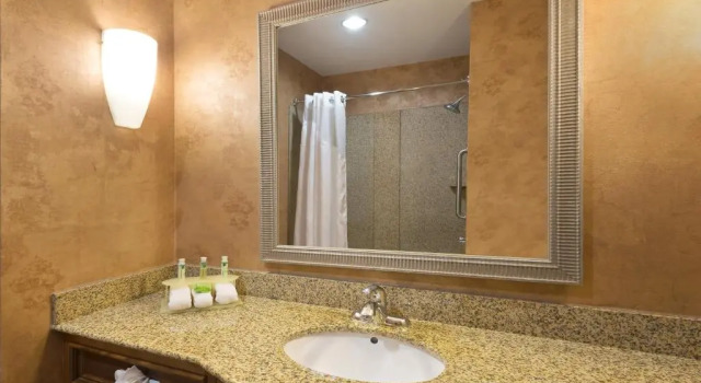 Номер Standard Holiday Inn Express Suites Little Rock West by IHG