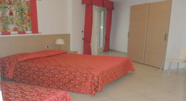 Peaceful Flat Next to the Beach With Balcony, Prenota Appartamento Hotel a Veneto con parcheggio, Parcheggio