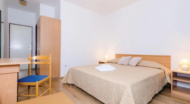 Beautiful Home in Plat With Wifi and 3 Bedrooms, Book Hotel Plat Konavle
