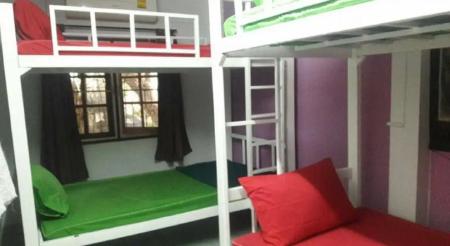Hug Glur House Tour and Hostel, Забронировать Хостел Недорогие отели Чиангмай, рядом с Iron Bridge, недорого