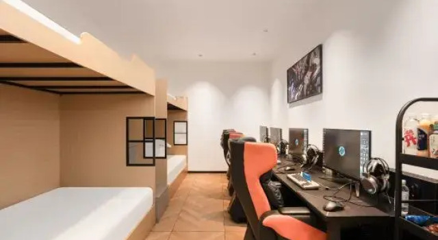Кровать в общем номере Pingjiang Yiming E-Sports Hotel