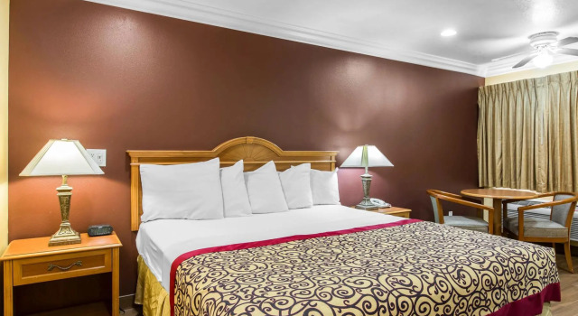 Номер Standard Rodeway Inn Cypress - Buena Park