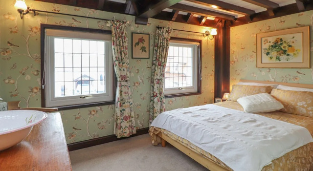 Rover Cottage, Buchen Sie Ferienhaus Villen in Burmarsh, Villa