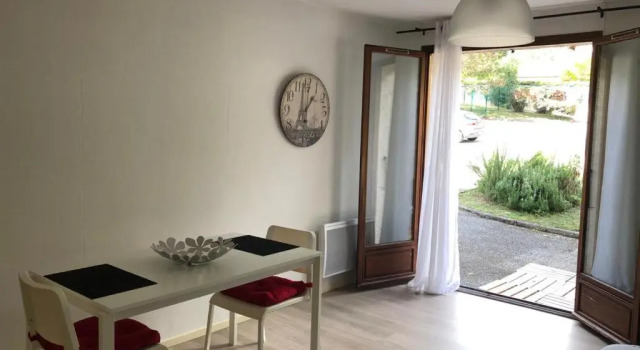 Studio cosy au pied du massif de Belledonne, Buchen Sie Hotel Corenc Auvergne