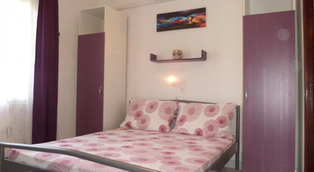 Apartments Josip G in Lopar - island Rab, Prenota Appartamento Hotel a Isole Quarnerine con parcheggio, Parcheggio